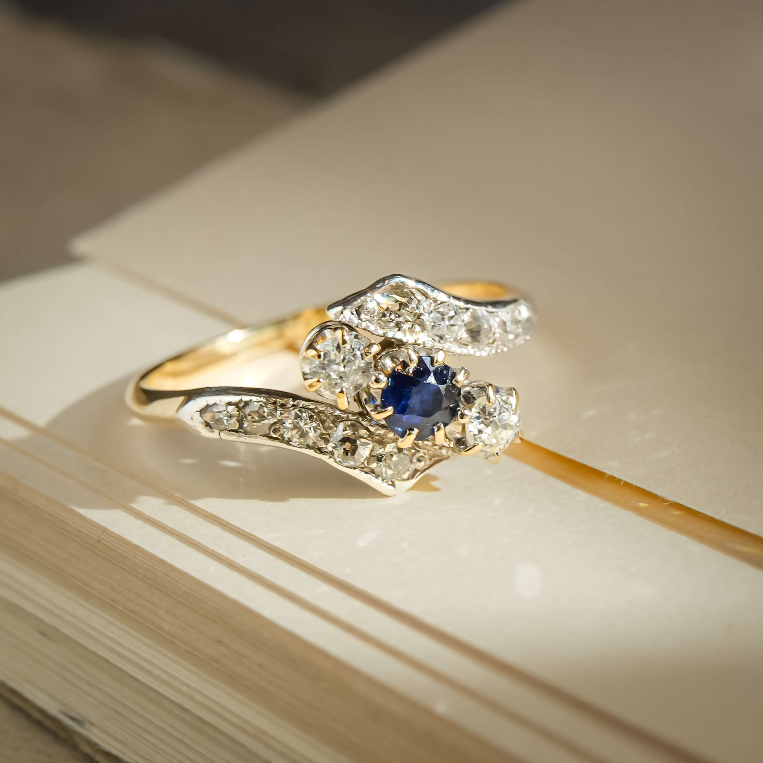 Luxury Jewelry Unique Design Two Tone Halo Round Cut Blue & White Sapphire Engagement Rings