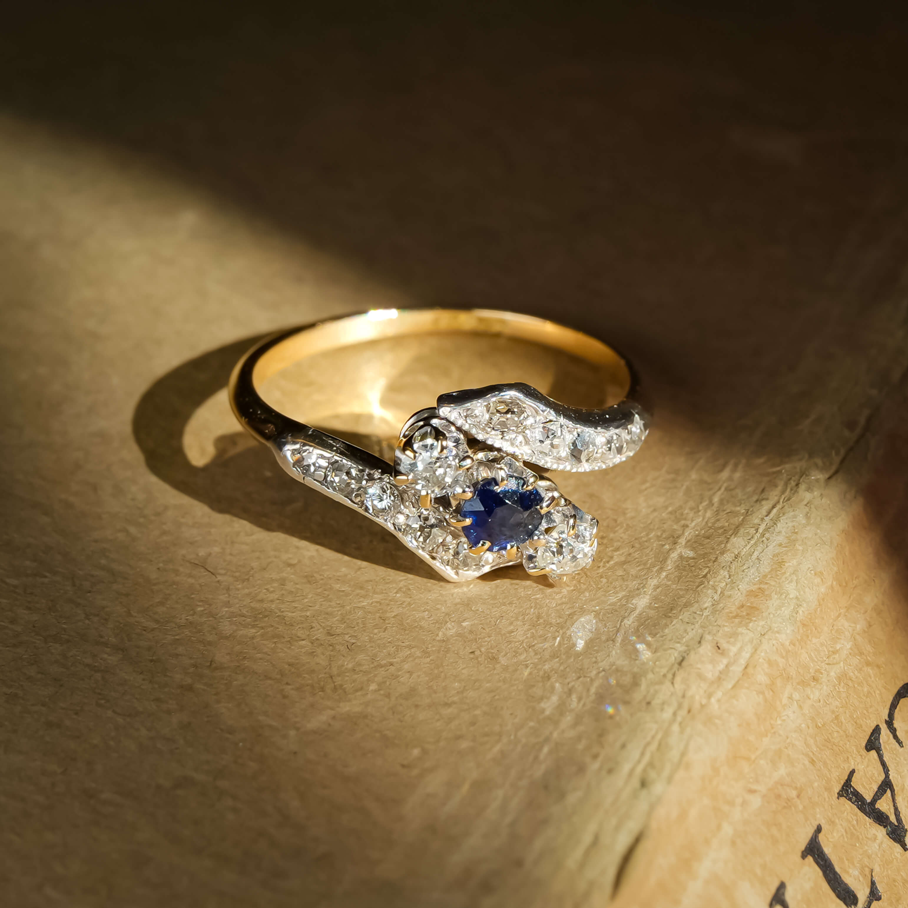 Luxury Jewelry Unique Design Two Tone Halo Round Cut Blue & White Sapphire Engagement Rings