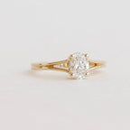 Luxury Jewelry Golden Solitaire Oval Cut White Sapphire Engagement Rings