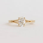 Luxury Jewelry Golden Solitaire Oval Cut White Sapphire Engagement Rings