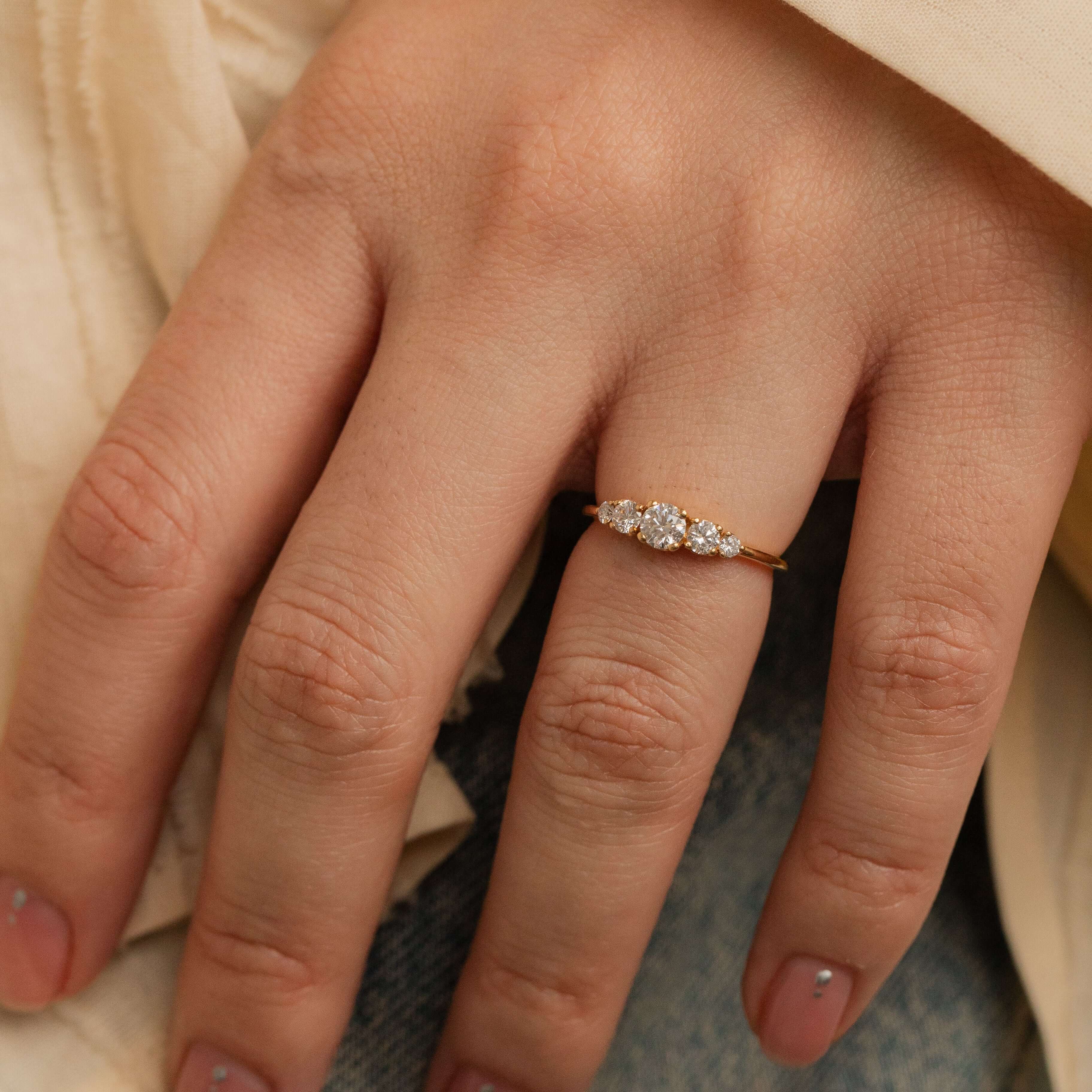 Luxury Jewelry Golden Five Stone Round Cut White Sapphire Engagement Rings