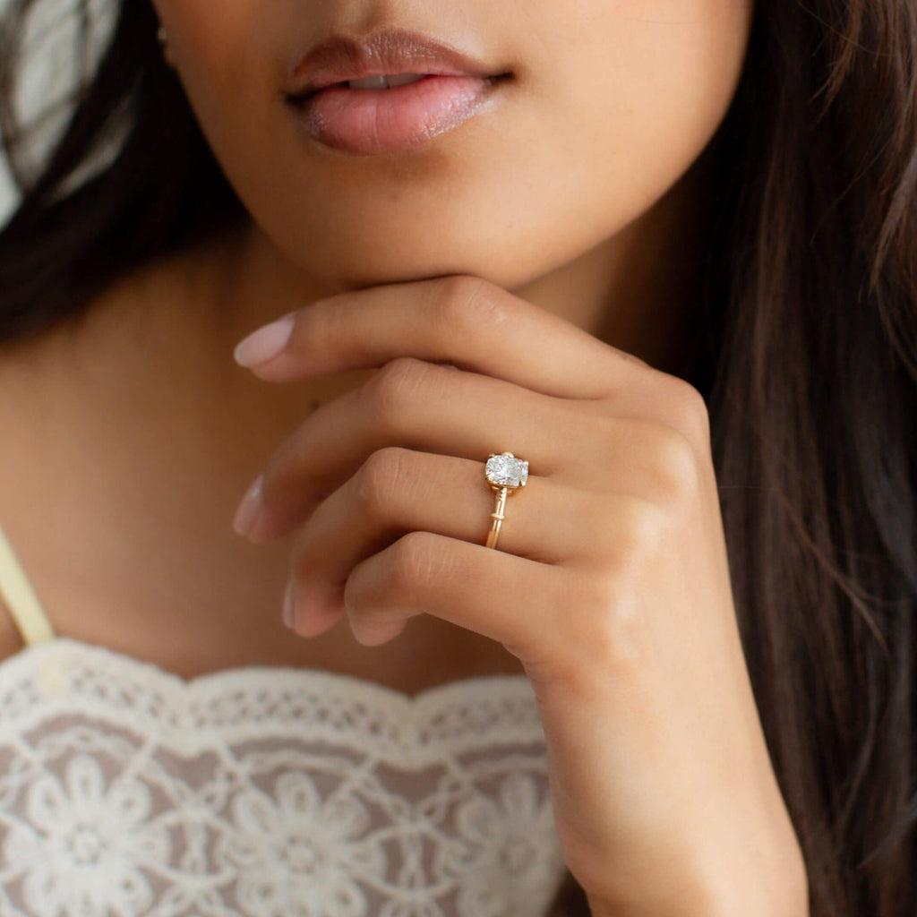 Luxury Jewelry Vintage Design Solitaire Golden Cushion Cut White Sapphire Engagement Rings