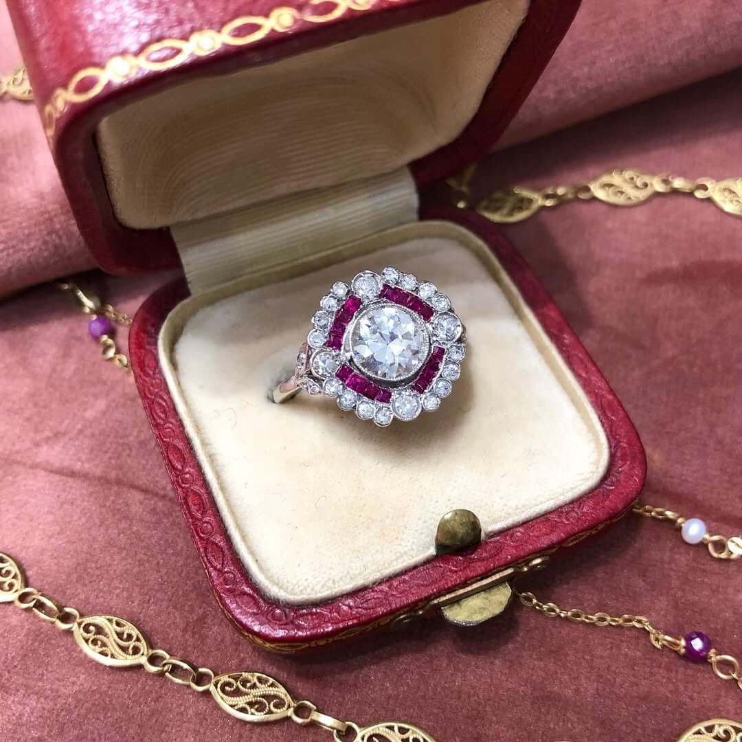 Luxury Jewelry Art Deco Halo Bezel Round Cut White & Ruby Sapphire Engagement Rings