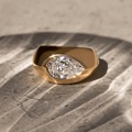Luxury Jewelry Solitaire golden Pear Cut White Sapphire Engagement Rings