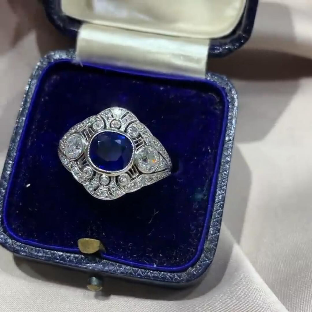 Luxury Jewelry Vintage Halo Cushion Cut Blue Sapphire Engagement Rings