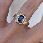 Luxury Jewelry Golden Unique Halo Bezel Emerald Cut Blue Sapphire Engagement Rings
