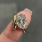 Luxury Jewelry Unique Design Solitaire Yellow Gold Oval Cut White Sapphire Engagement Rings