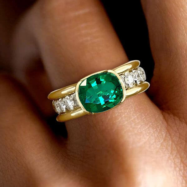 Elegant Bezel Cushion Cut Emerald Sapphire Engagement Ring In Yellow Gold