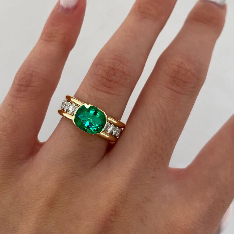 Elegant Bezel Cushion Cut Emerald Sapphire Engagement Ring In Yellow Gold