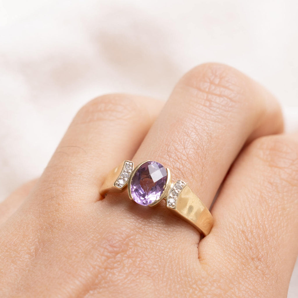 Vintage Yellow Gold Bezel Oval Cut Amethyst Sapphire Engagement Ring