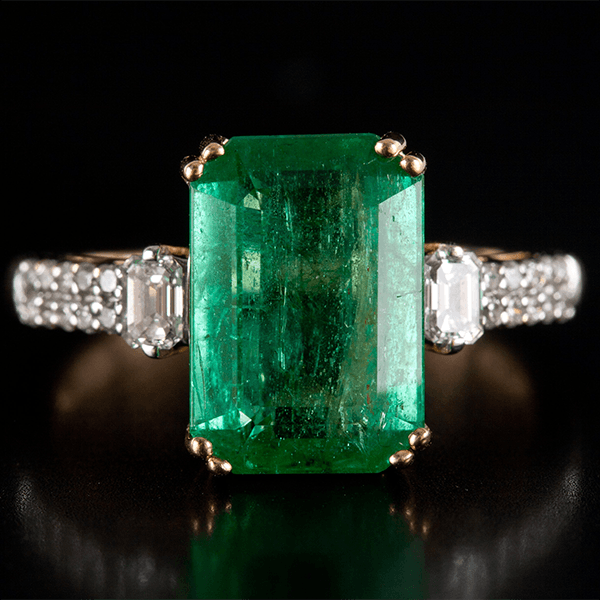 Luxury Jewelry Classic Three Stone Emerald Cut Emerald Sapphire Engagement Ring
