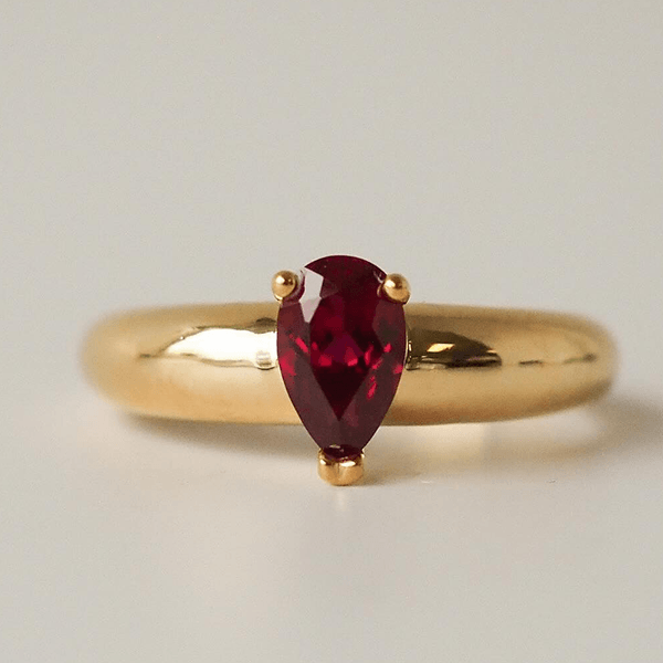 Classic Solitaire Yellow Gold Pear Cut Garnet Sapphire Engagement Ring