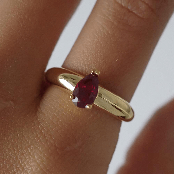 Classic Solitaire Yellow Gold Pear Cut Garnet Sapphire Engagement Ring