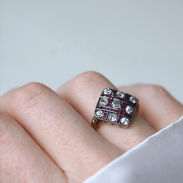 Antique Checkered Design Two Tone Round & Asscher Cut White & Ruby Sapphire Cocktail Ring For Women