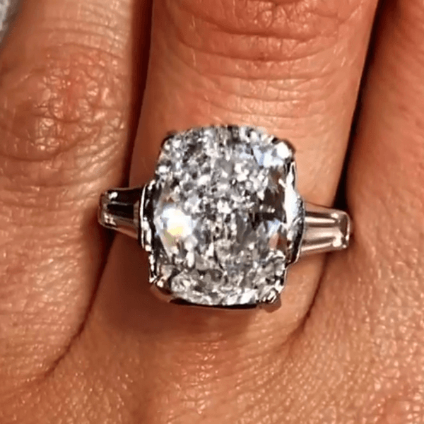 Luxury Jewelry Three Stone Classic Cushion Cut White Sapphire Engagement Ring