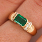 Luxury Jewelry Half Bezel Yellow Gold Emerald Cut Emerald Sapphire Engagement Ring