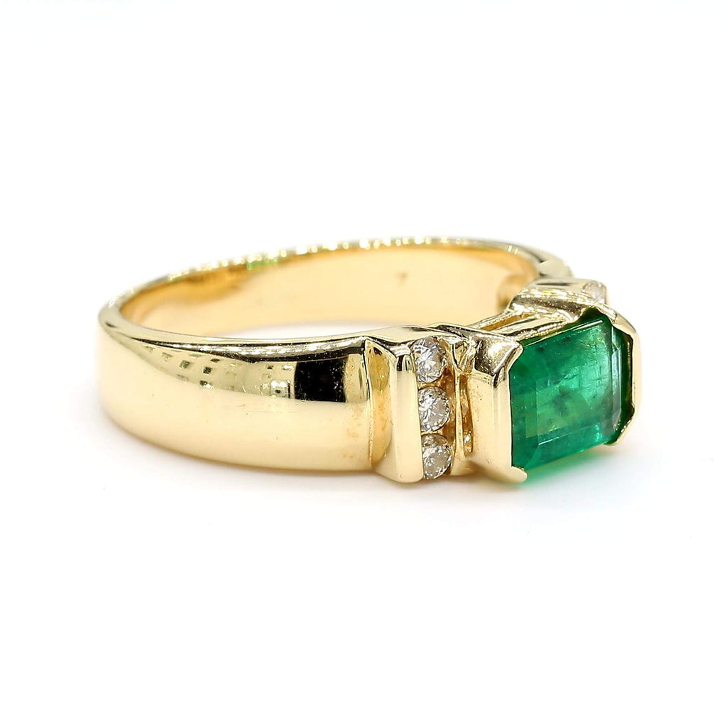 Luxury Jewelry Half Bezel Yellow Gold Emerald Cut Emerald Sapphire Engagement Ring