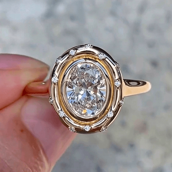 Luxury Jewelry Yellow Gold Halo Bezel Oval Cut White Sapphire Engagement Ring