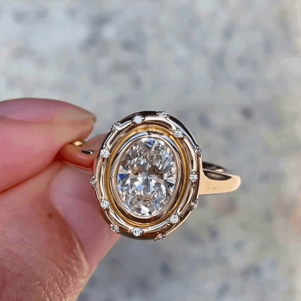 Luxury Jewelry Yellow Gold Halo Bezel Oval Cut White Sapphire Engagement Ring