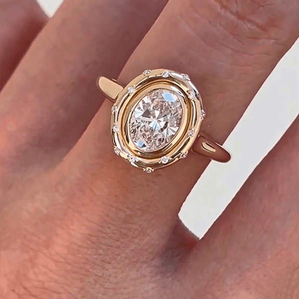 Luxury Jewelry Yellow Gold Halo Bezel Oval Cut White Sapphire Engagement Ring