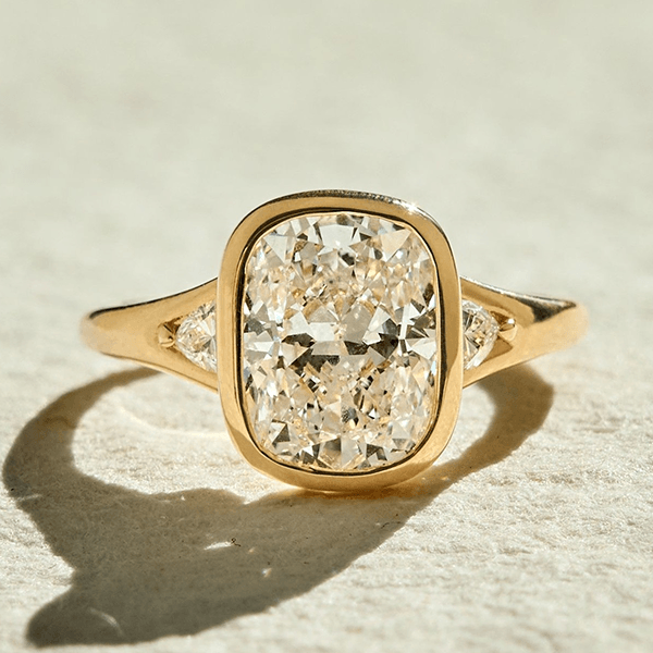 Luxury Jewelry Three Stone Yellow Gold Bezel Cushion Cut White Sapphire Engagement Ring