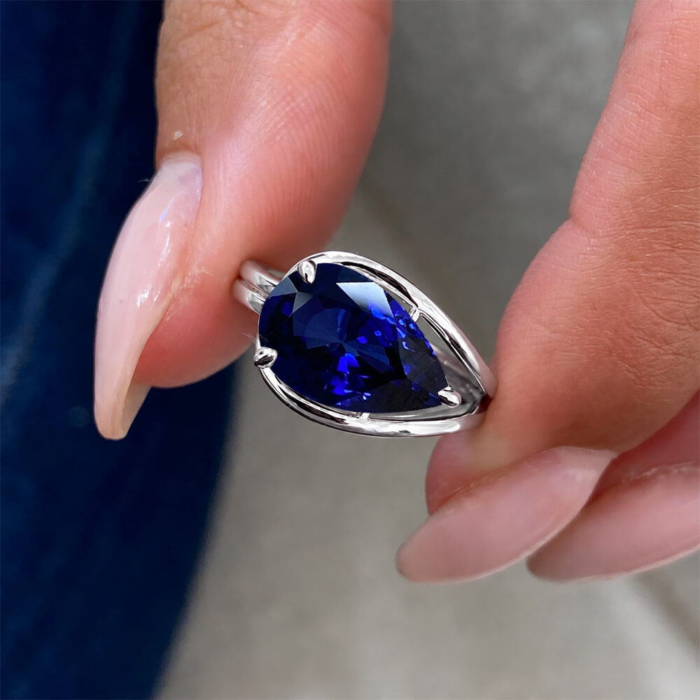 Luxury Jewelry Solitaire Pear Cut Blue Sapphire Engagement Ring
