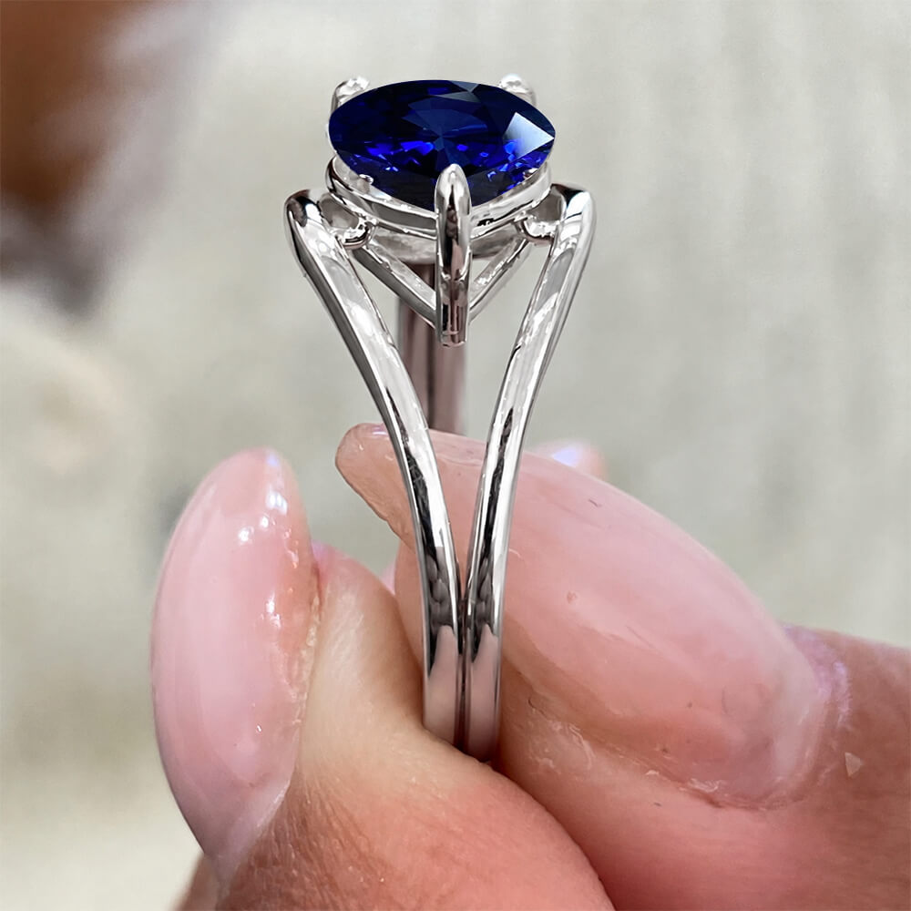 Luxury Jewelry Solitaire Pear Cut Blue Sapphire Engagement Ring