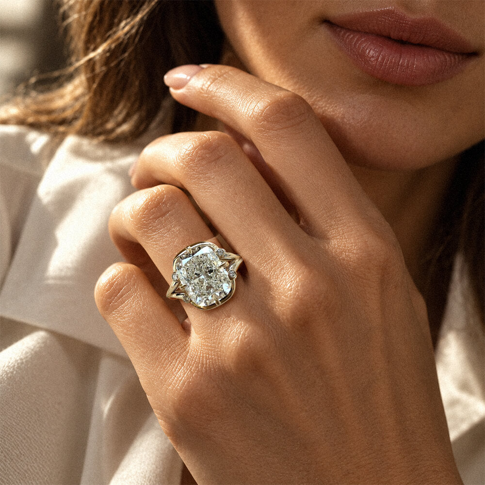Luxury Jewelry Unique Design Yellow Gold Cushion Cut White Sapphire Engagement Rings
