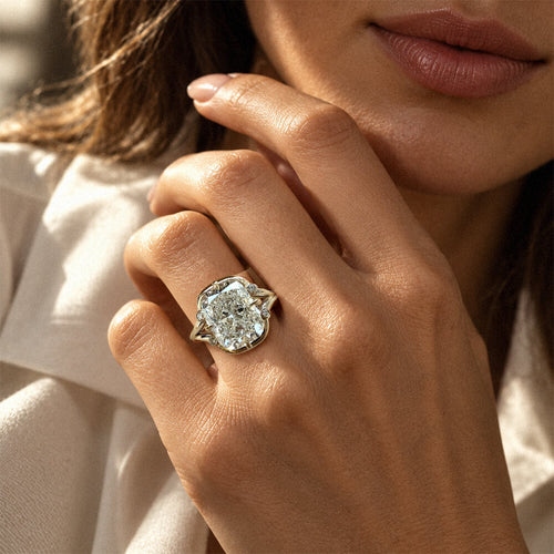 Luxury Jewelry Unique Design Yellow Gold Cushion Cut White Sapphire Engagement Rings