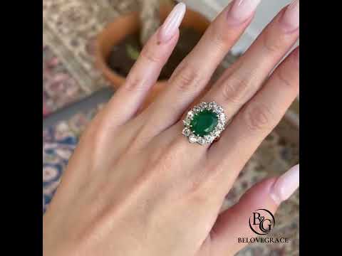 Unqiue Emerald Green Sapphire Oval Cut Halo Engagement Ring