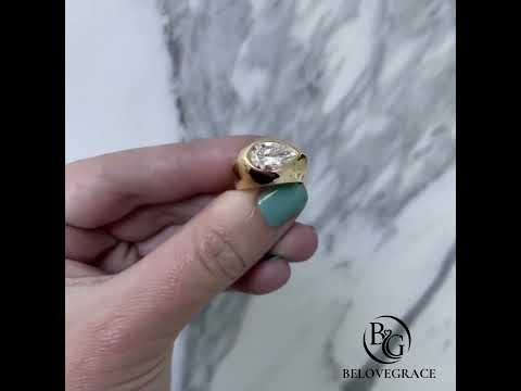 Luxury Jewelry Solitaire golden Pear Cut White Sapphire Engagement Rings