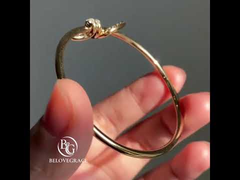 Fashion Knot Design  Golden Round Cut White Sapphire Bangle Bracelet For Women